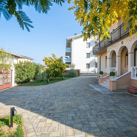 Villa Mimosa - Appartamento 1 - Happy Rentals Desenzano del Garda Eksteriør billede